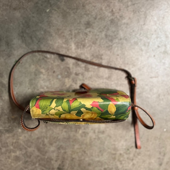 Patricia Nash Iberia Springs Multi Floral Crossbody - Picture 2 of 8